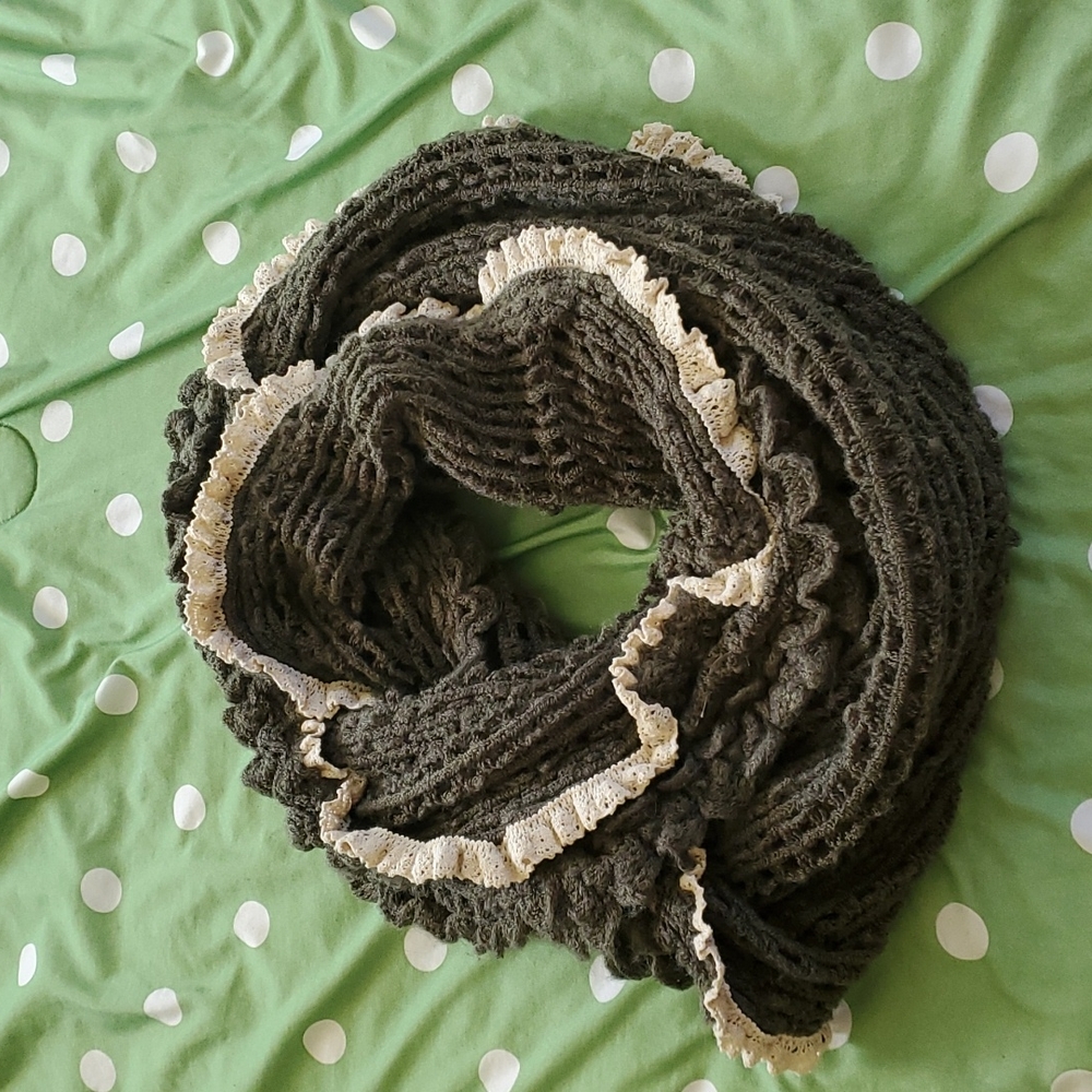 2/$7 ❄️ Olive Knitt Vanity Infinity Scarf